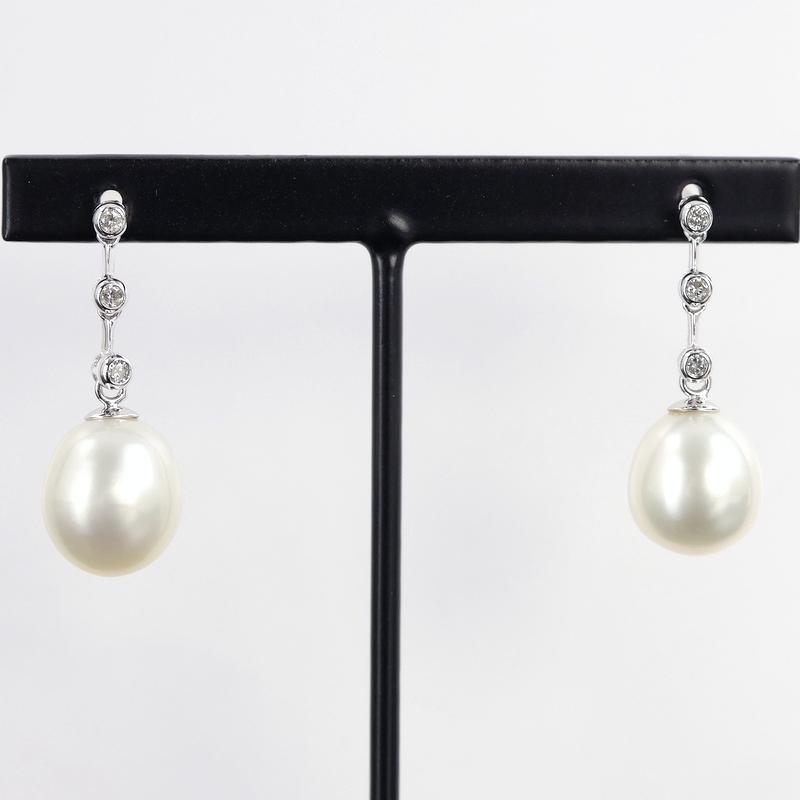 バロックパールピアス　【k18WG】 パーセルジュエリー　最終値下げ バロックパール ピアス 約9.6~11.0mm ホワイト系パール K18WG ダイヤ