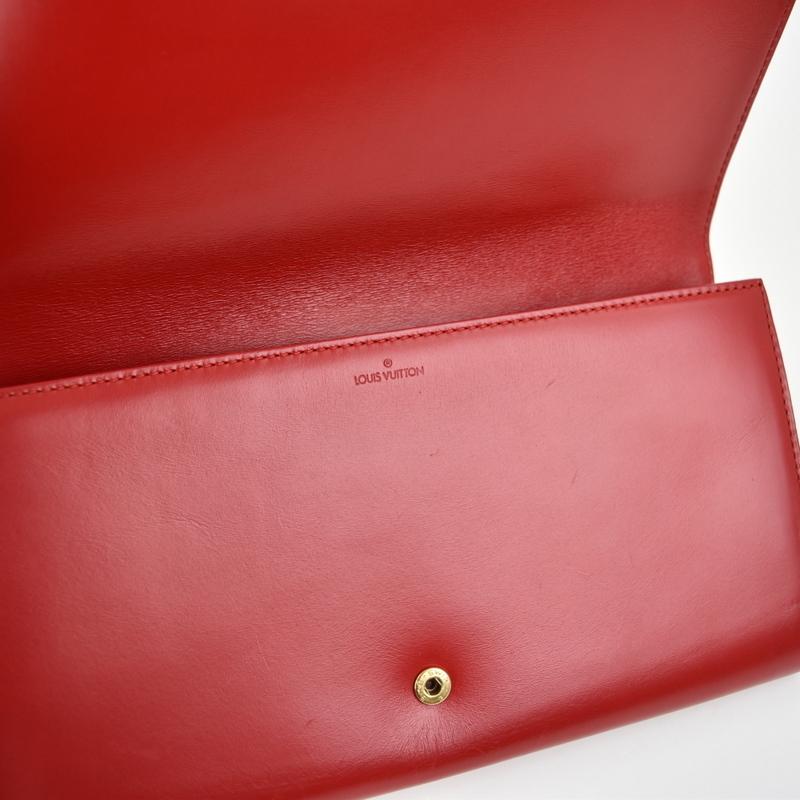 LOUIS VUITTON ルイヴィトン クラッチバッグ 財布 エナメル レザー エーゲ ルイヴィトン クラッチバッグ オペラ レッド M63967 ロゴ