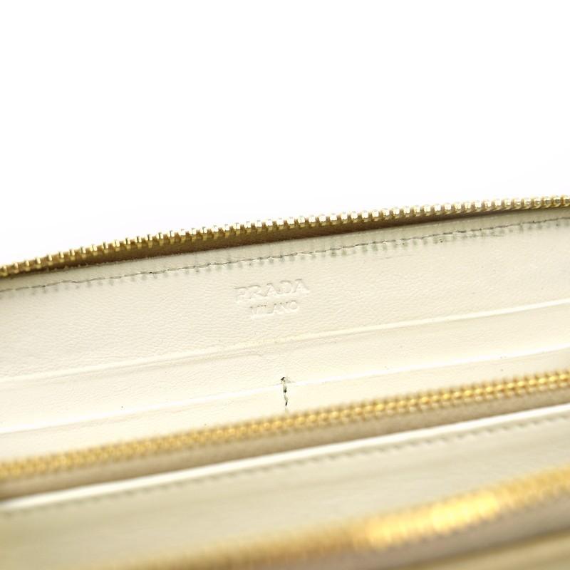 美品　PRADA ベージュ 長財布 PRADA プラダ ピンクベージュ サフィアーノ ラウンドファスナー