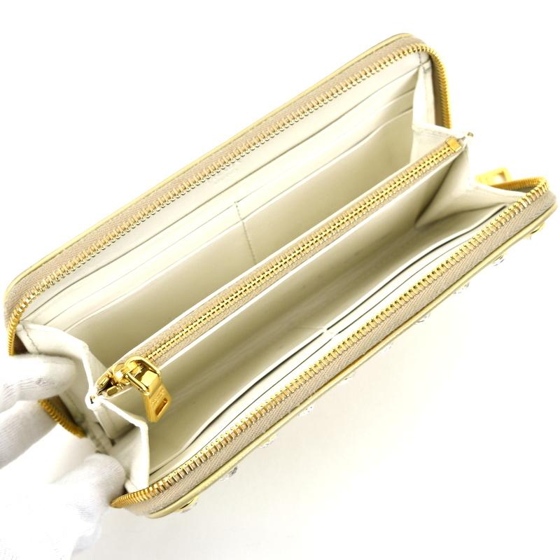 早い者勝ち　PRADA プラダ　長財布　白　ベージュ　アイボリー　折りたたみ 楽天市場】【財布】PRADA プラダ 型押しレザー SAFFIANO METAL 2