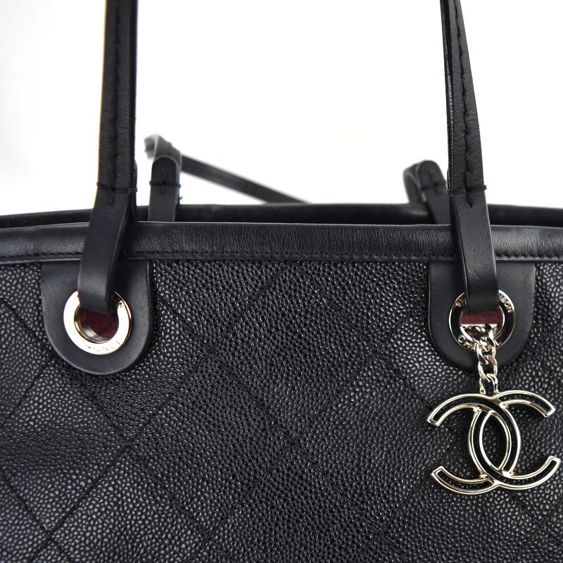 【美品】シャネル　レザー　トートバッグ　ハンド　ショルダー　黒　ブラック　肩掛け CHANEL（シャネル） マトラッセ トートバッグ レザーバッグ 肩掛け