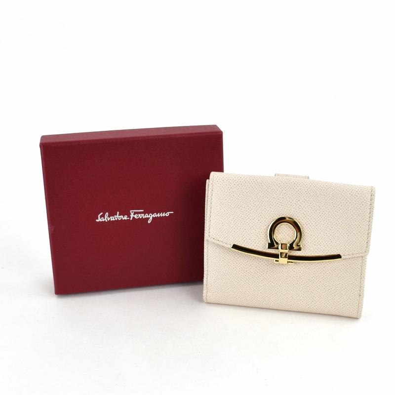 FERRAGAMO（フェラガモ） レディース 二つ折り財布 アイボリー ガン