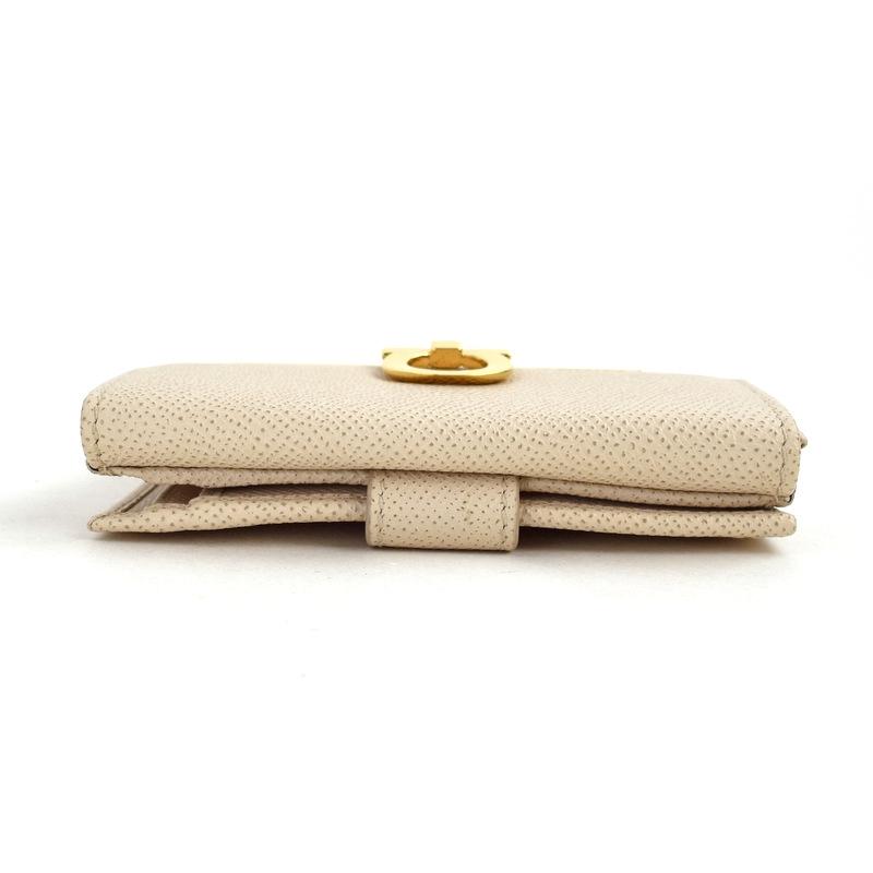 FERRAGAMO（フェラガモ） レディース 二つ折り財布 アイボリー ガン
