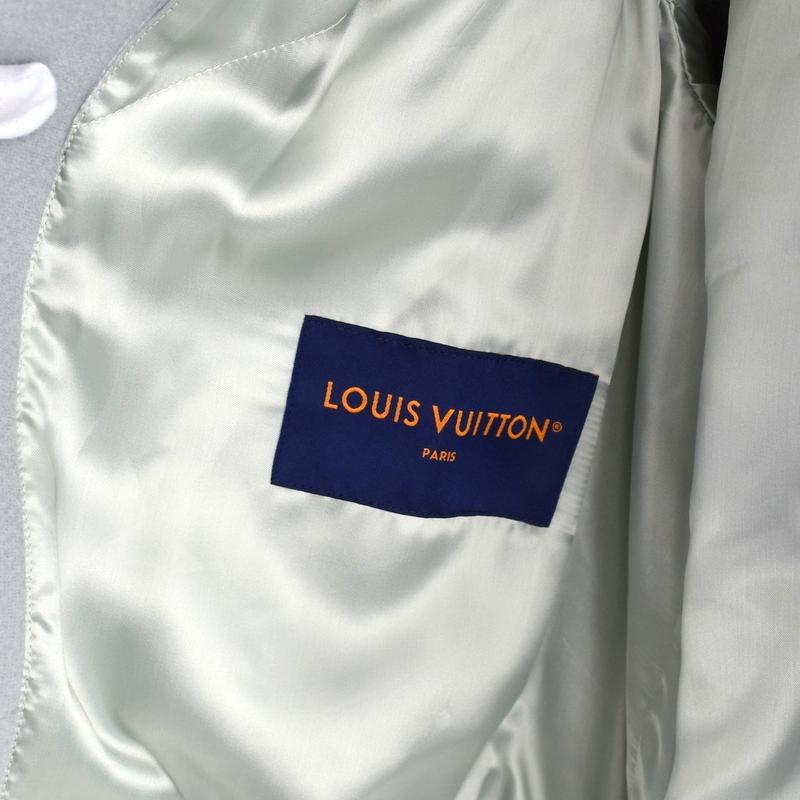 LOUIS VUITTON ルイヴィトン メンズジャケット バーシティレザー LOUIS VUITTON ルイヴィトン メンズジャケット バーシティレザー