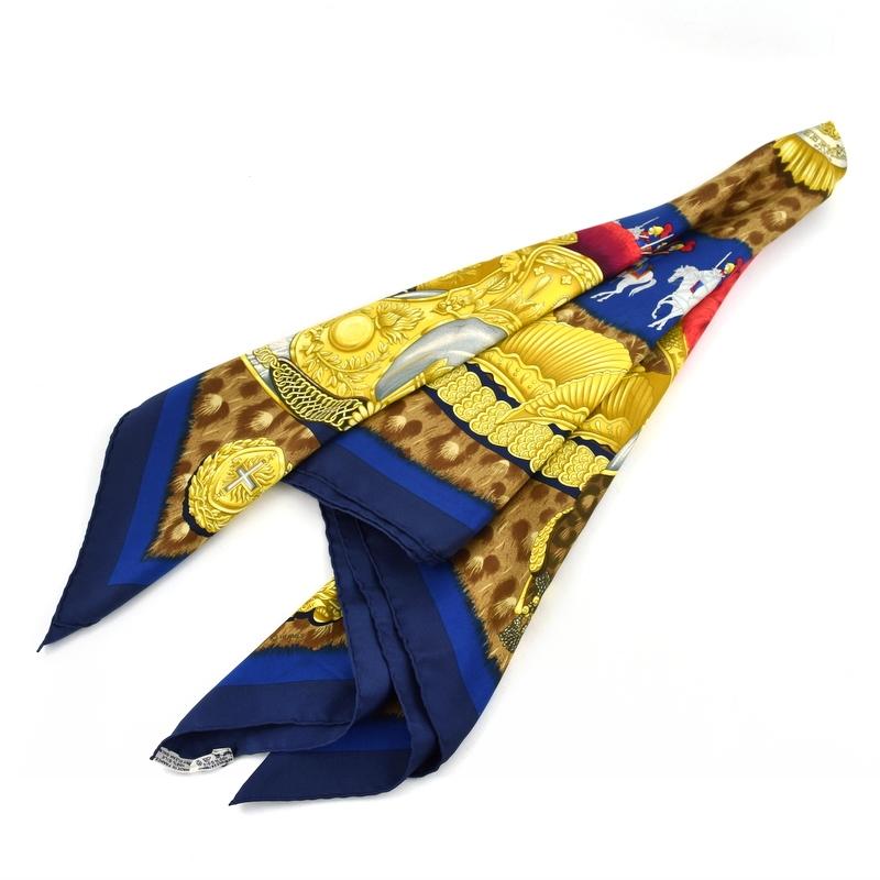 HERMES エルメス 大判 スカーフ カレ90 シルク　面貌のない兜 HERMES エルメス カレ90 スカーフ 大判 正方形 シルク100% 面貌