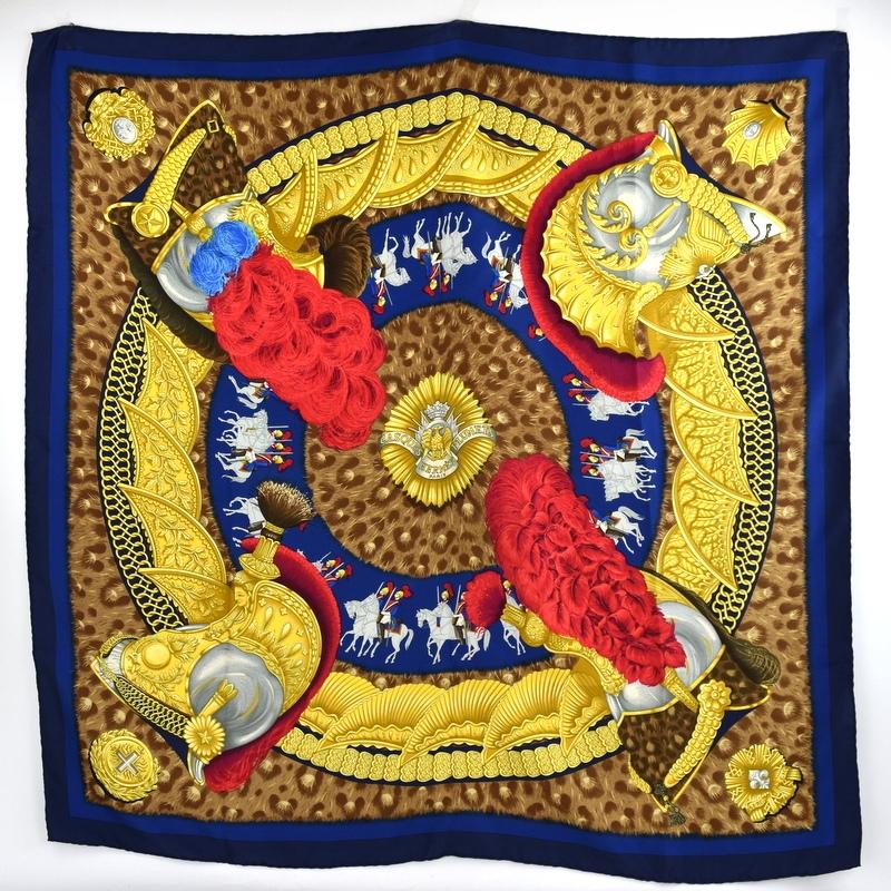 HERMES エルメス 大判 スカーフ カレ90 シルク　面貌のない兜 HERMES エルメス カレ90 スカーフ 大判 正方形 シルク100% 面貌