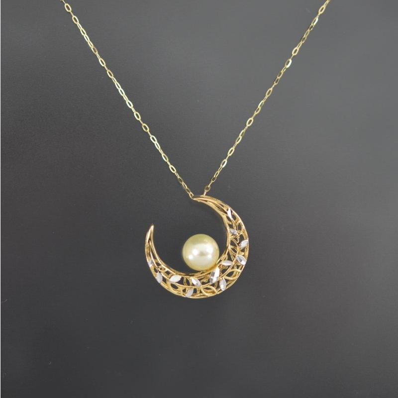 18金　三日月 真珠　ネックレス　ゴールド 18金三日月 真珠ネックレスゴールド