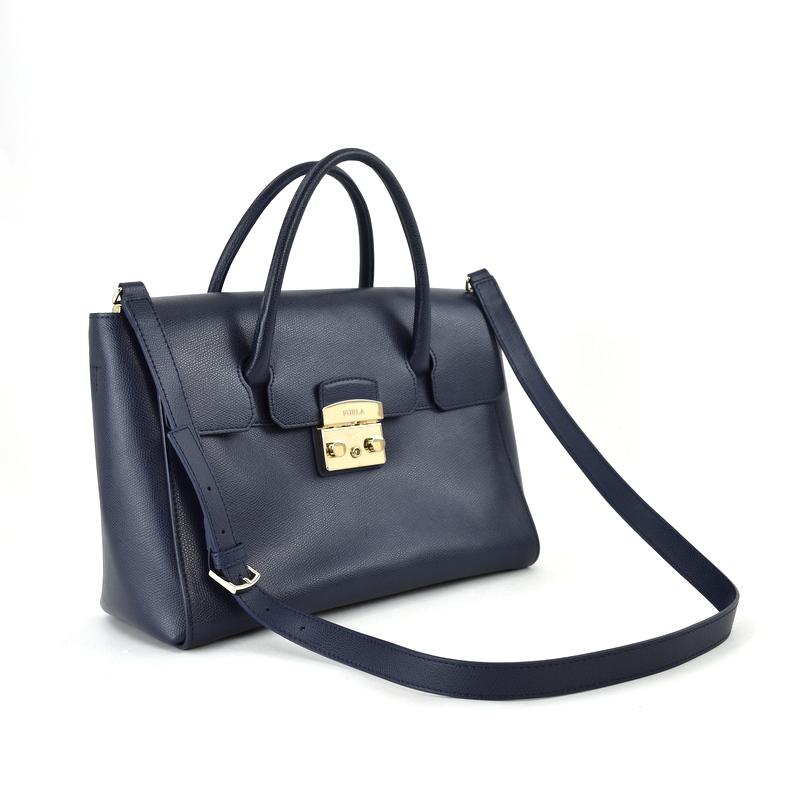 【極美品】FURLA ブラック 　濃紺　ネイビー　フルラ　ハンドバッグ FURLA フルラ 2WAYバッグ ショルダー ハンド フラップバッグ