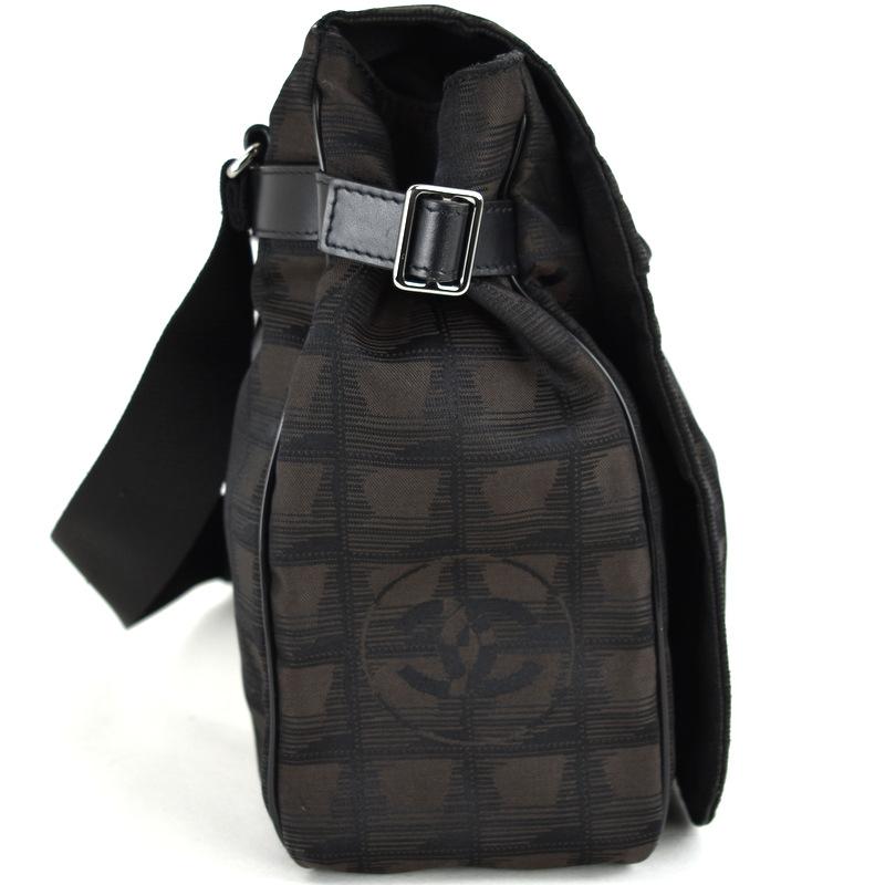 CHANEL（シャネル） バッグ ニュートラベルライン ショルダーバッグ
