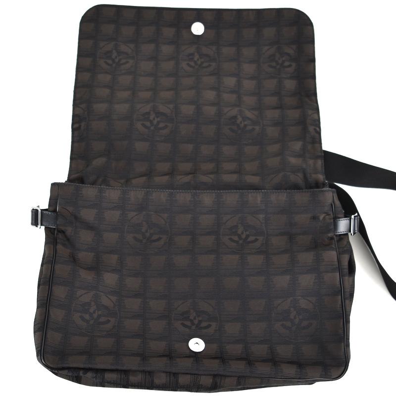 CHANEL（シャネル） バッグ ニュートラベルライン ショルダーバッグ