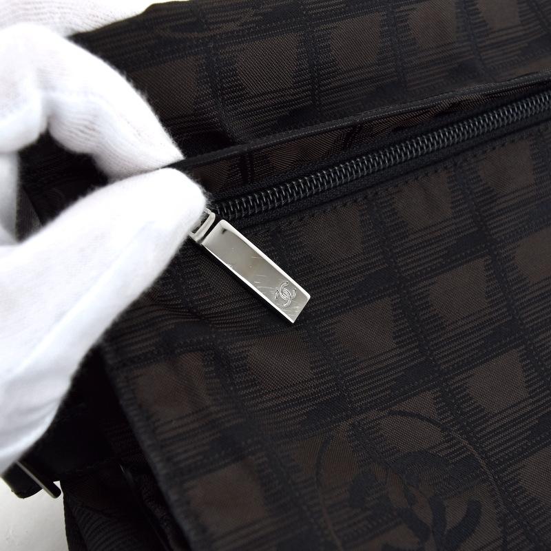 CHANEL（シャネル） バッグ ニュートラベルライン ショルダーバッグ