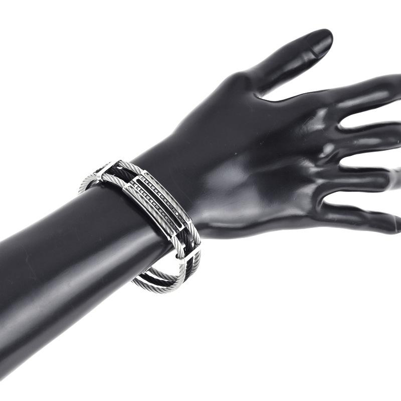 SWAROVSKI（スワロフスキー） ブレスレット メンズ ワイヤー 18cm 