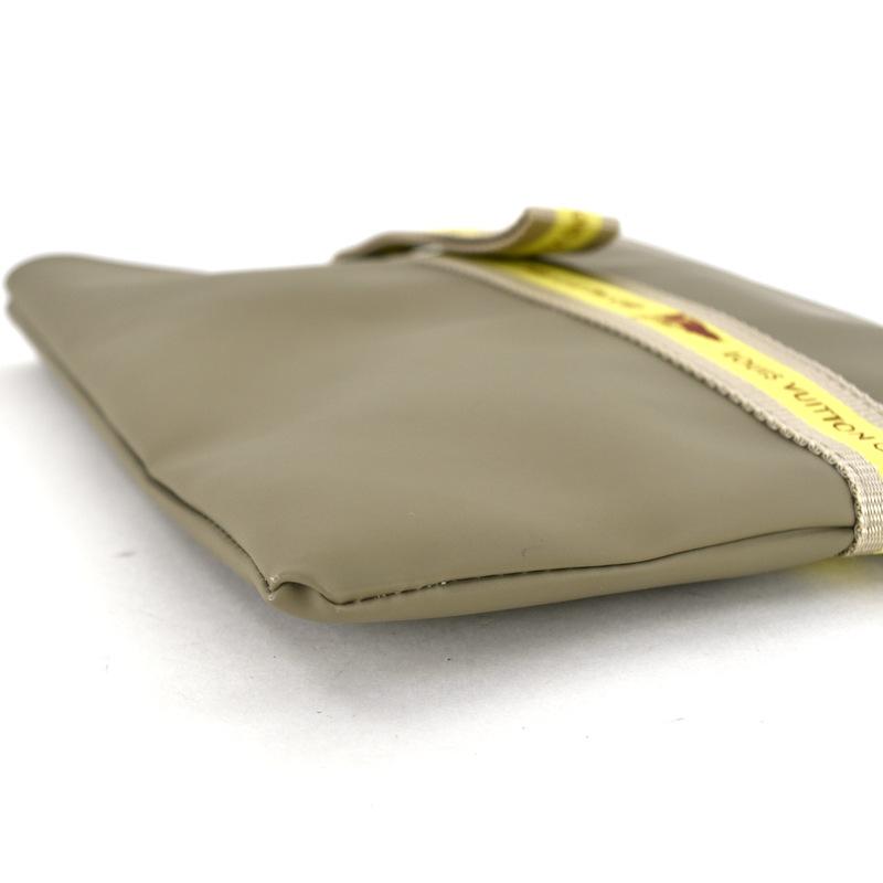 Louis Vuitton グレー イエローポーチ LOUIS VUITTON（ルイ・ヴィトン） ポーチ LVカップ D60184 グレー系