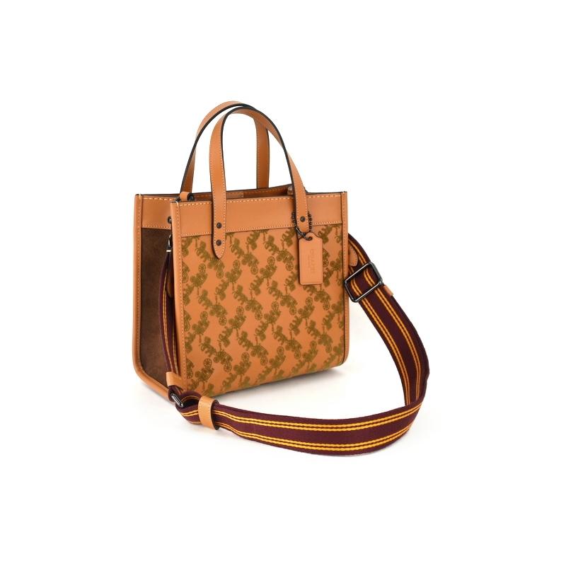 COACH（コーチ） バッグ 2WAYショルダー フィールドトート22 ホース