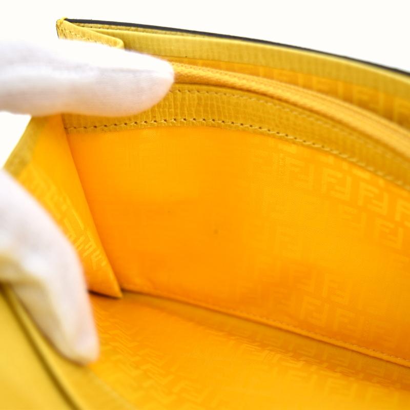 極美品✨現行モデル　FENDI ダイアゴナル　ラウンドジップ　長財布　イエロー FENDI（フェンディ） 財布 ズッカ 8M0000 2つ折り 二つ折り 長財布
