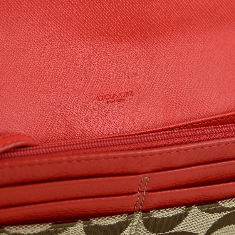 COACH（コーチ） 長財布 レディース シグネチャー ベージュ×レッド