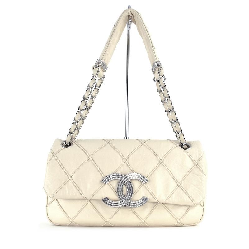 CHANEL 2wayバッグ ホワイト シルバー CHANEL（シャネル） ワンショルダー マトラッセ ホワイト シルバー金具
