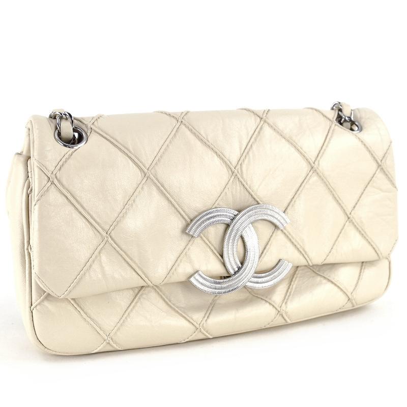 CHANEL（シャネル） ワンショルダー マトラッセ ホワイト シルバー金具