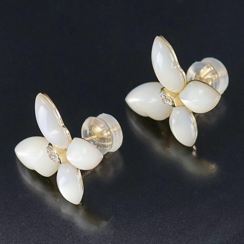 ピアス 18金 バタフライモチーフ シェル K18YG ダイヤ 各0.02ct 両耳用 