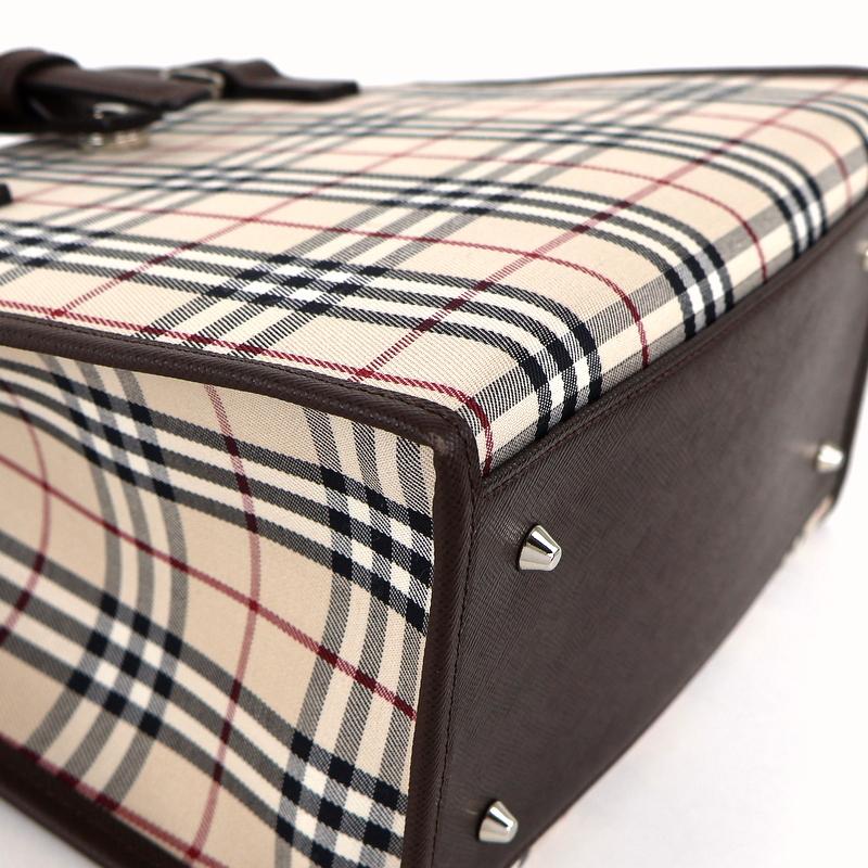 【未使用品】バーバリー　裏地にノバチェックがちらり　レザー　ケース BURBERRYS バーバリー 裏地ノバチェック ブリーフケース - メルカリ