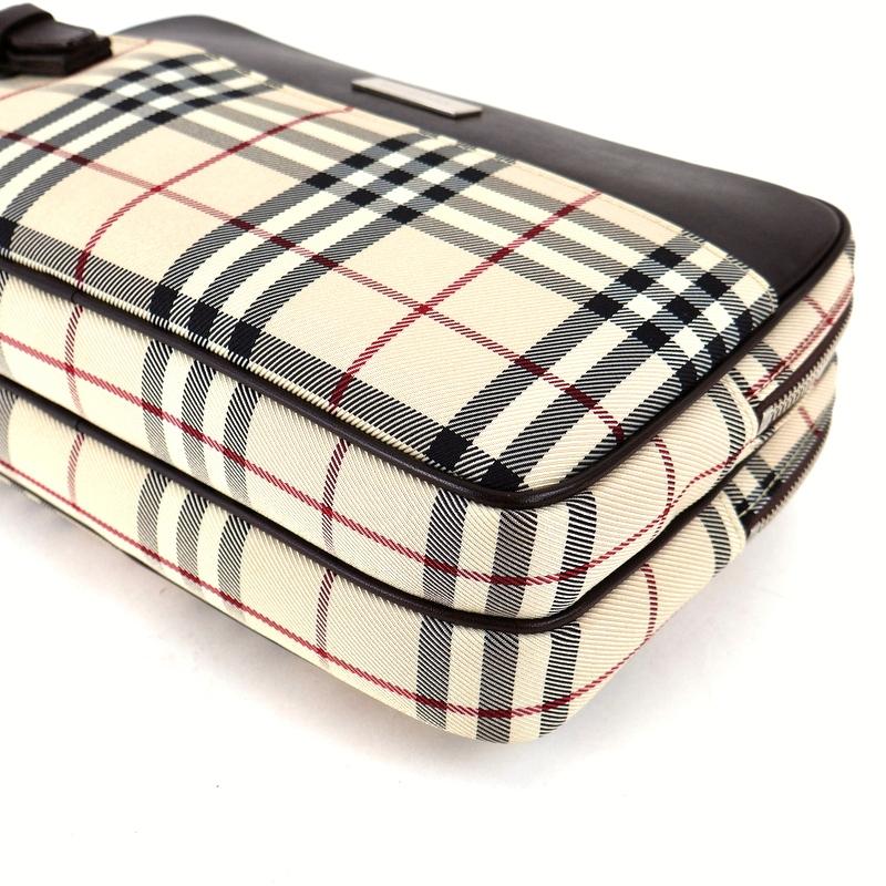 バーバリー BURBERRY セカンドバッグ　ヴィンテージ　革　2個セット BURBERRY（バーバリー） バッグ 中古 セカンドバッグ ダブルファスナー