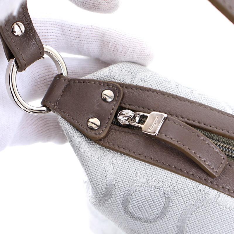 【美品】サルヴァトーレフェラガモ　アクセサリーポーチ　ハンドバッグ　ガンチーニ Ferragamo✨アクセサリーポーチ ガンチーニ 黒 レザー ハンドバッグ