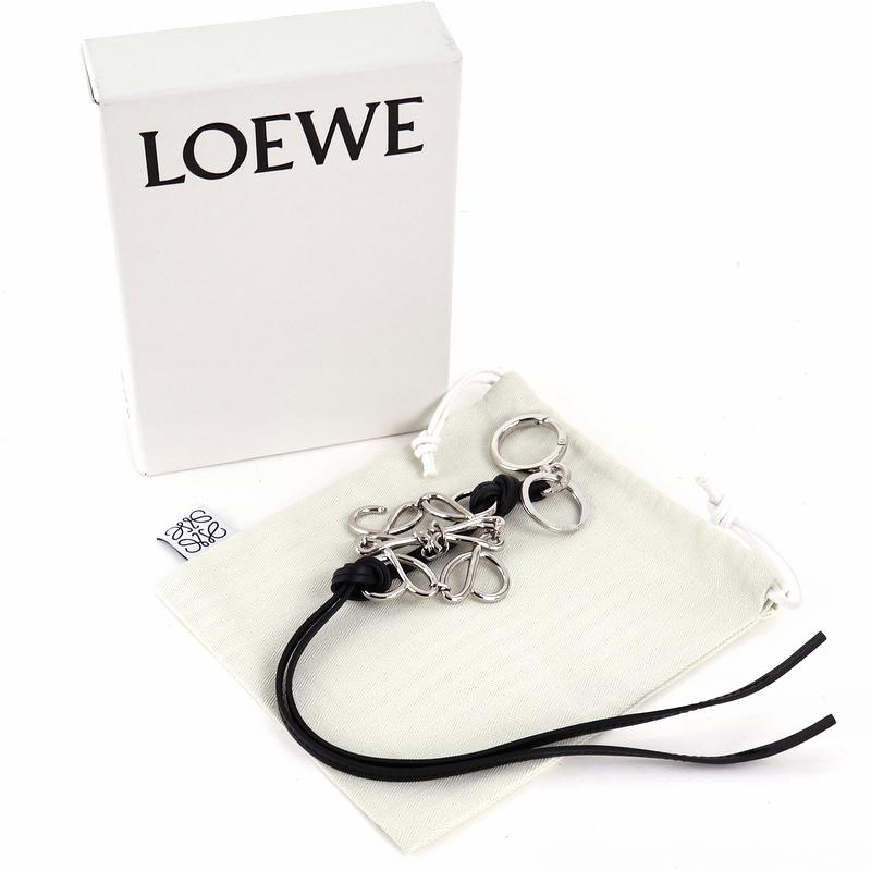 LOEWE 【レア】ロエベ  バッグチャーム キーホルダー シルバー 楽天市場】ロエベ バッグチャーム シルバー メタル 中古