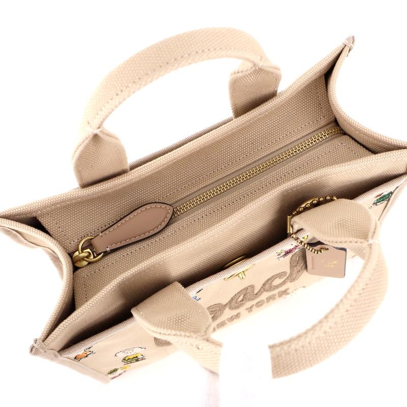 COACH スヌーピー刺繍トートバッグ ベージュ COACH スヌーピー刺繍トートバッグ ベージュ P112980548