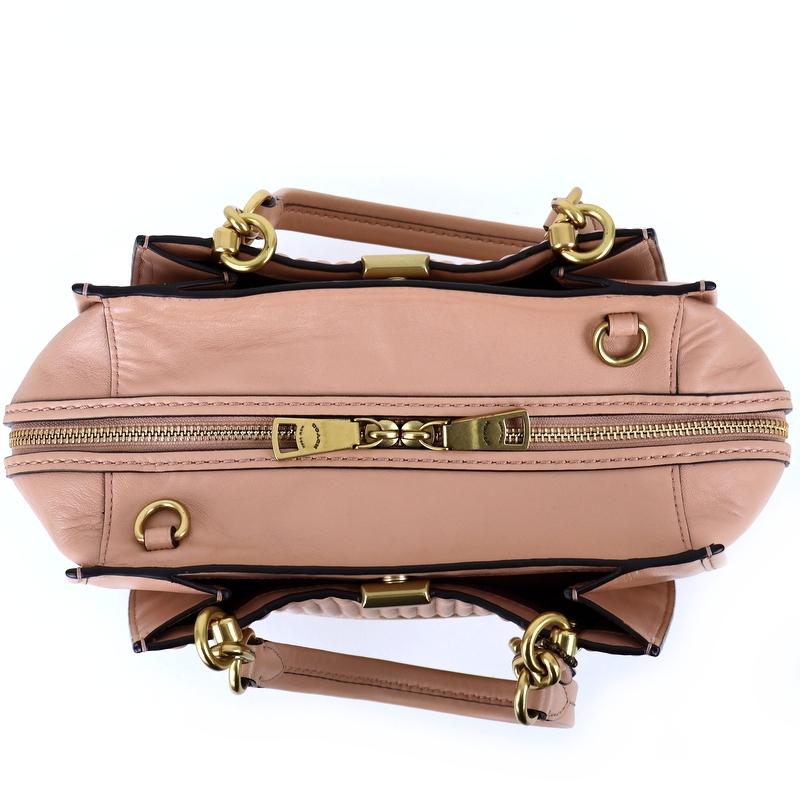 【未使用•美品】コーチベージュ レザー ハンドバッグ ロック付き 美品✨COACHコーチ レザー ハンドバッグ ベージュ ターンロック 上品