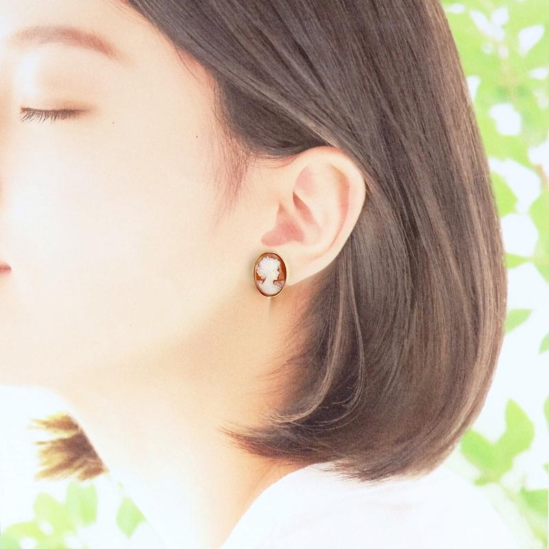 カメオ ピアス 女性像 K18YG シェルカメオ オレンジ系 両耳用