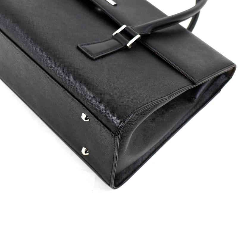 BURBERRY バーバリー ハンドバッグ ブラック レザー 無地 フラップ