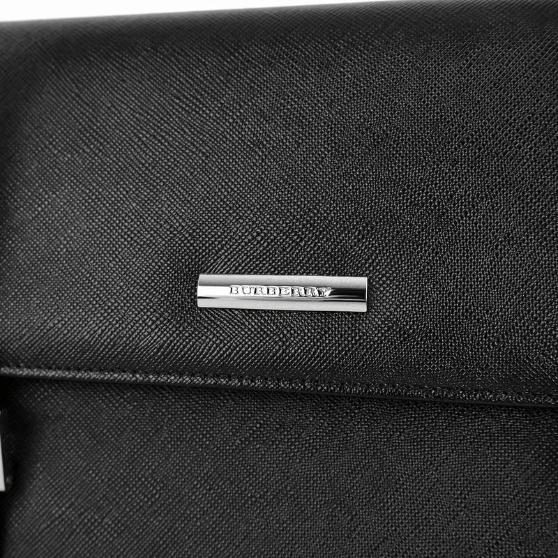 BURBERRY（バーバリー） ハンドバッグ ブラック レザー 無地 フラップ
