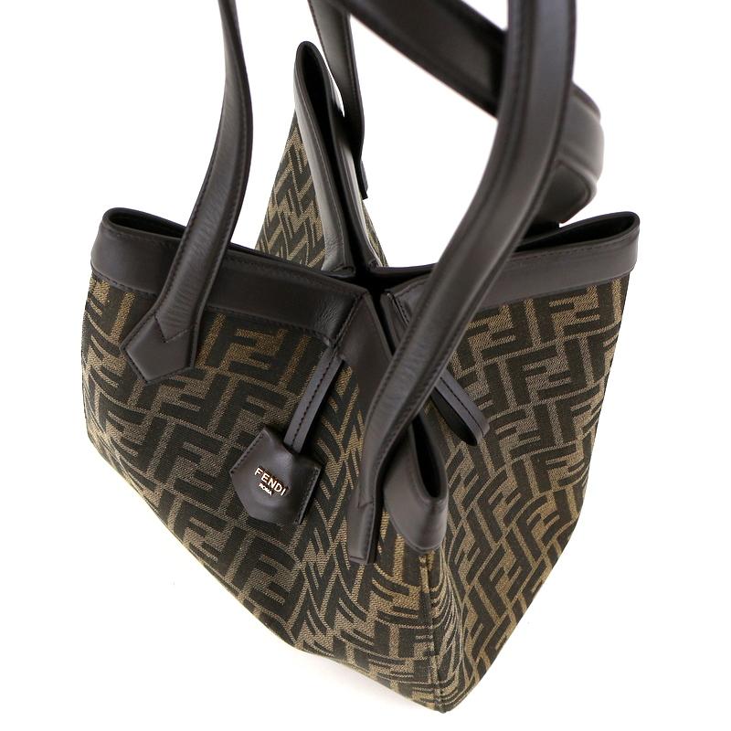 FENDI（フェンディ） バッグ Origami ミディアム 変形バッグ 巾着型