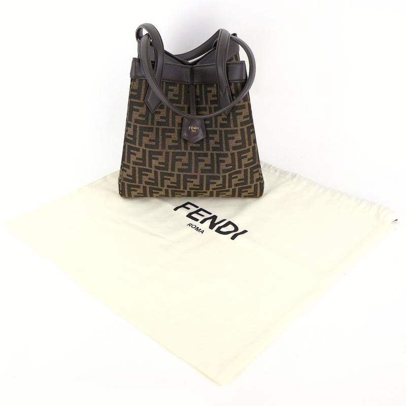 FENDI（フェンディ） バッグ Origami ミディアム 変形バッグ 巾着型