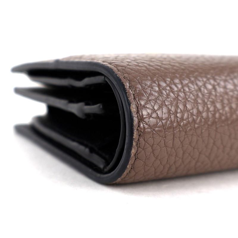 未使用 Salvatore Ferragamo レザー二つ折り財布　グレージュ FERRAGAMO フェラガモ 財布 グレージュ 二つ折り財布 レディース