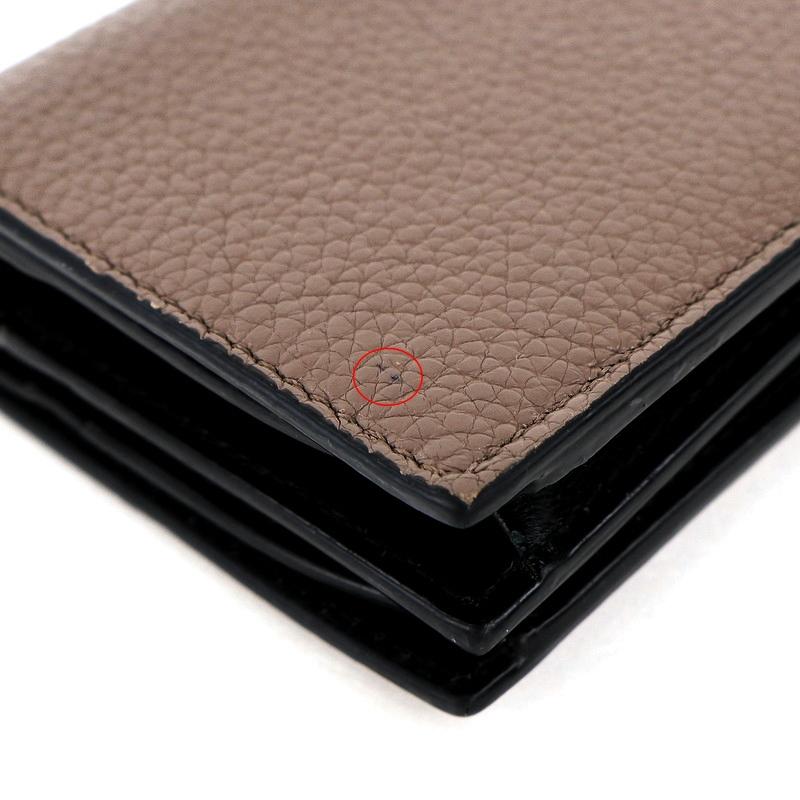 未使用 Salvatore Ferragamo レザー二つ折り財布　グレージュ FERRAGAMO フェラガモ 財布 グレージュ 二つ折り財布 レディース