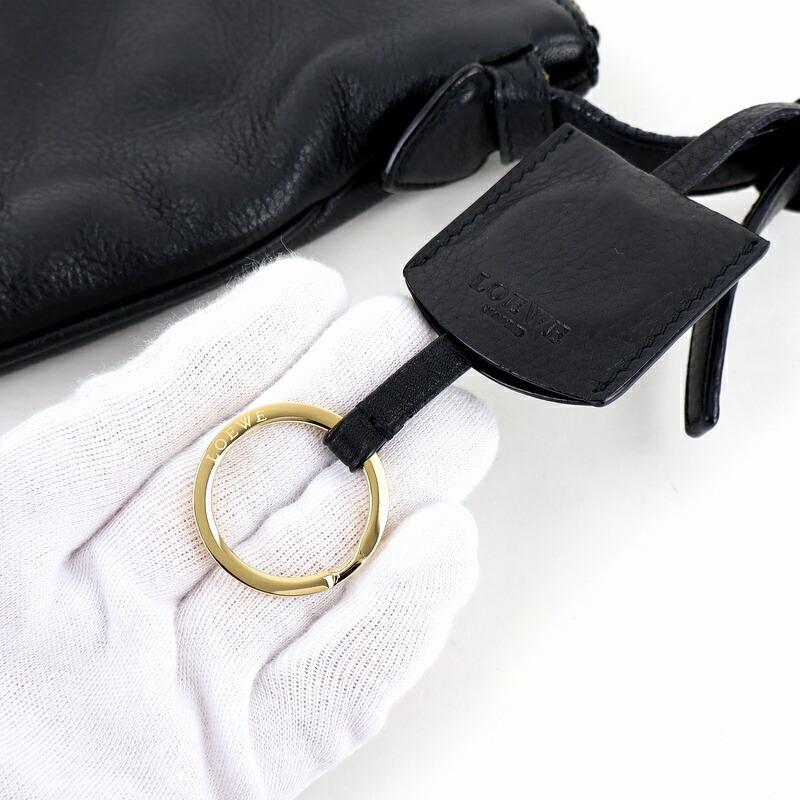 LOEWE（ロエベ） バッグ 中古 ショルダーバッグ レザー ブラック