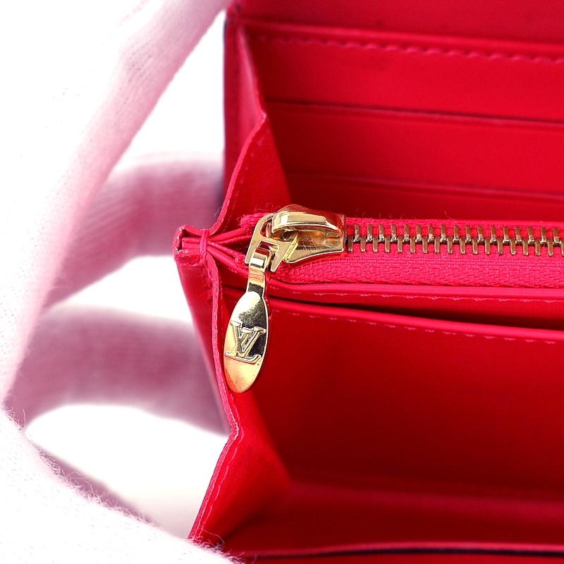 ルイヴィトン モノグラム ヴェルニ ポルトフォイユ サラ 新型 ピンク系レッド LOUIS VUITTON（ルイ・ヴィトン） ポルトフォイユ ルー 二つ折り 財布