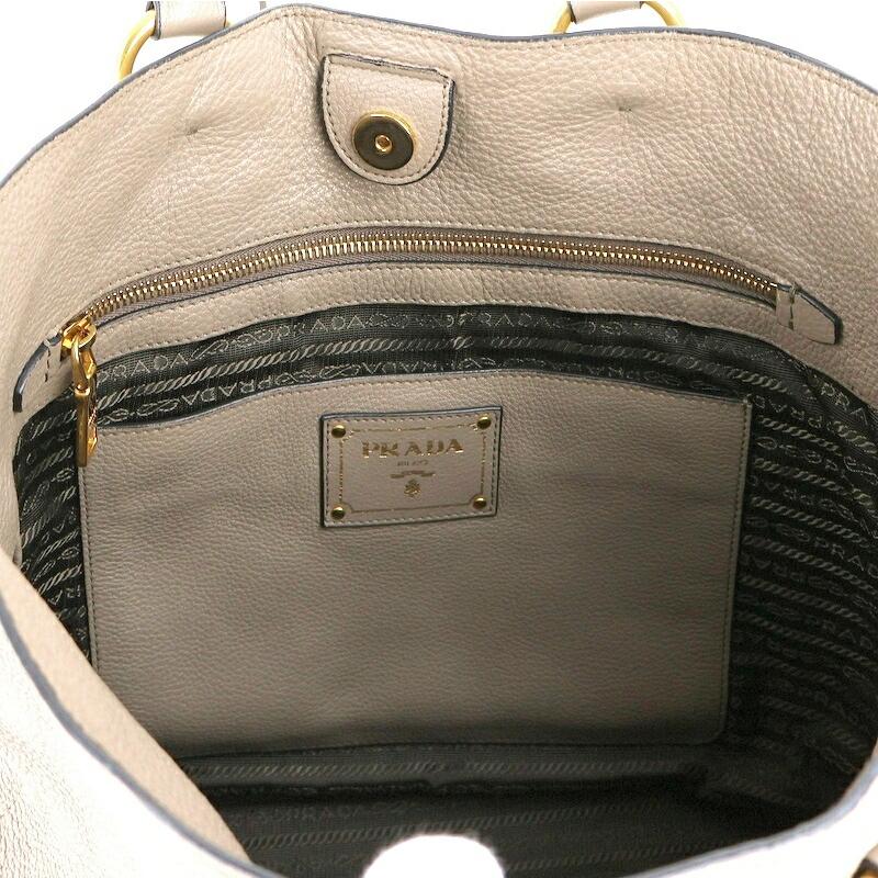 プラダ バッグ レディース ヴィッテロ フェニックス 2WAYトート ARGILLA アルジッラ グレー系 レザー A4サイズ 1BG865 クロスボディ×ハンド アクトワンの画像