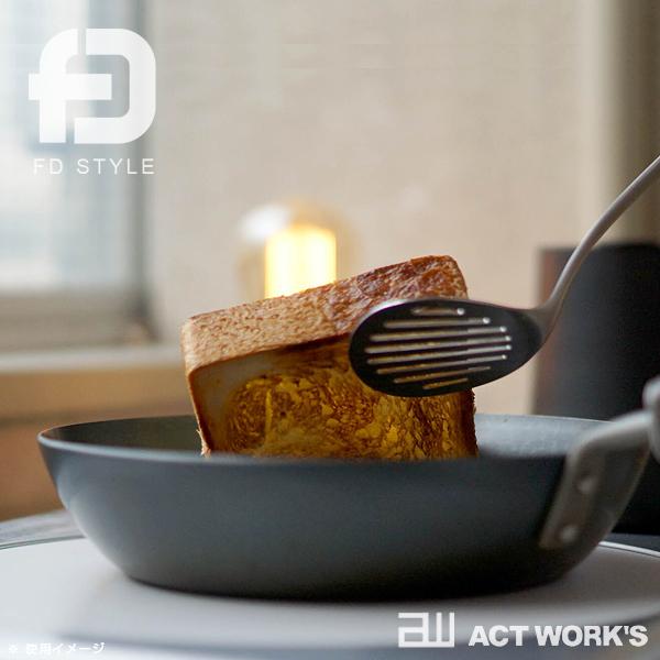 FD STYLE 鉄のフライパン 20cm エフディースタイル×プリンス工業 日本製 直火 ガス IH 町工場 made in japan スピニング加工 |  | 05