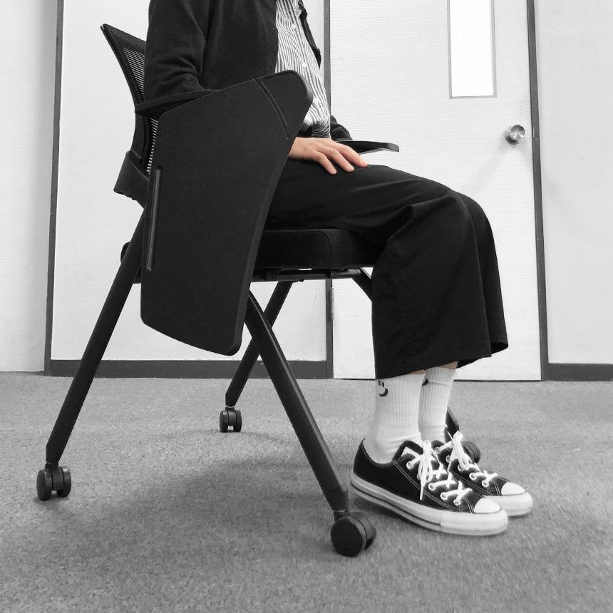 折りたたみ椅子 テーブル キャスター付き 完成品 8脚セット 折りたたみチェア 背付き 組み立て不要 軽量 コンパクト 収納 会議 収納 パ_9