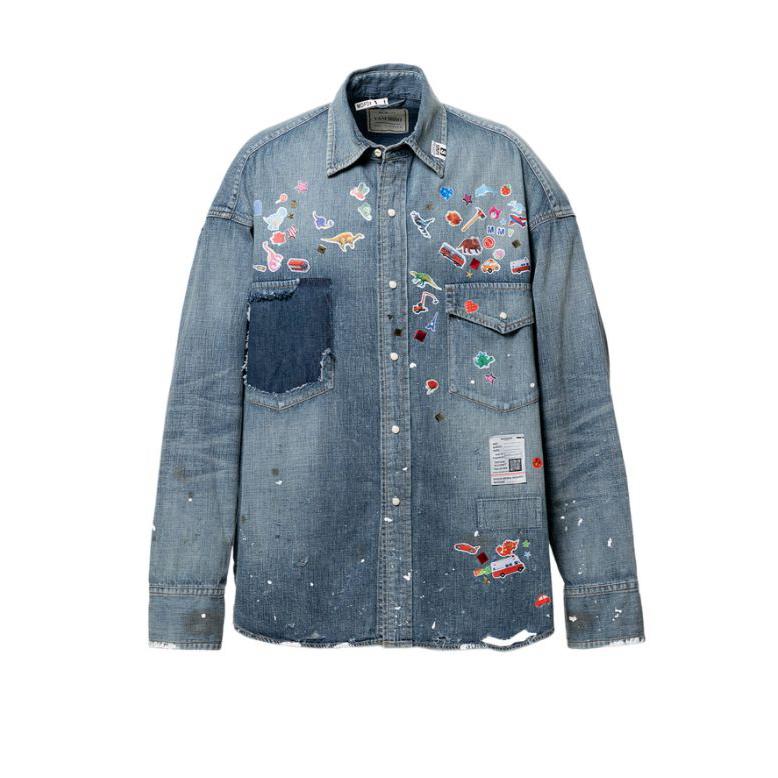 メゾン ミハラヤスヒロ / Maison MIHARA YASUHIRO キッズ ステッカー プリント デニム シャツ | Kids Sticker Printed Denim Shirt - INDIGOの画像