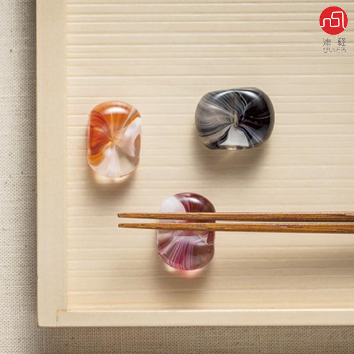 津軽びいどろ 箸置き まめ 黒 日本製 | おしゃれ かわいい ガラス はし