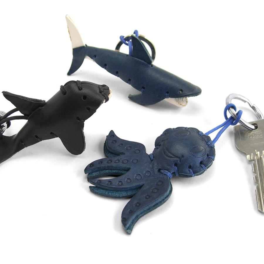キーホルダー ラ クオイエリア La Cuoieria レザーキーホルダー イルカ シャチ サメ クジラ タコ 海の生物 | La cuoieria | 02