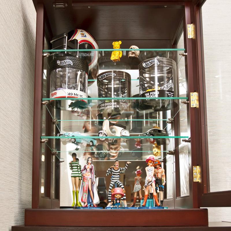人気デザイナー 縦型 コレクションケース ガラスケース 45cm幅 木製 飾りケース その他