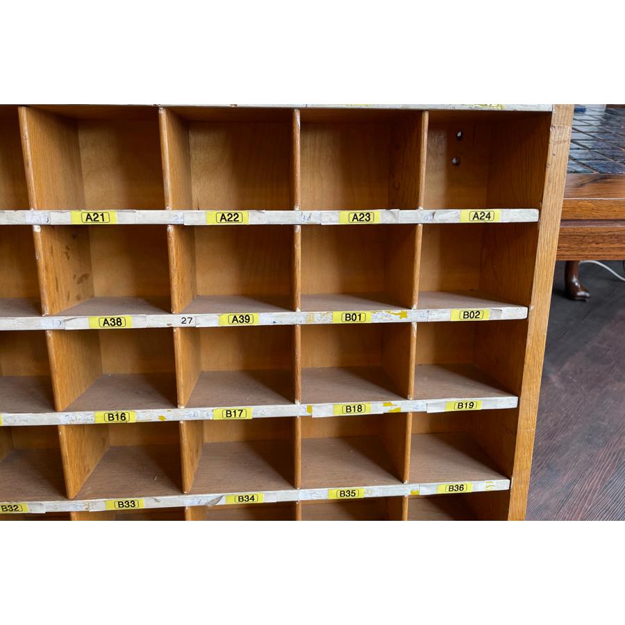 オータムセール　イギリス　アンティーク　郵便局の仕分け棚 Antique Post Office Sorting Shelf/アンティーク 郵便局 仕分け