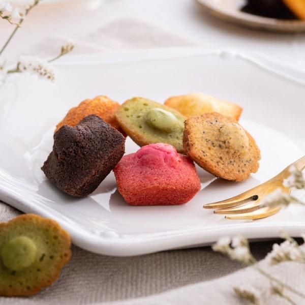 銀座京橋 レ ロジェ エギュスキロール 銀座プチガトー 42個入り 送料無料 お取り寄せ スイーツ デザート グルメ ギフト 贈り物 お歳暮 御年賀 お中元 内祝い |  | 01