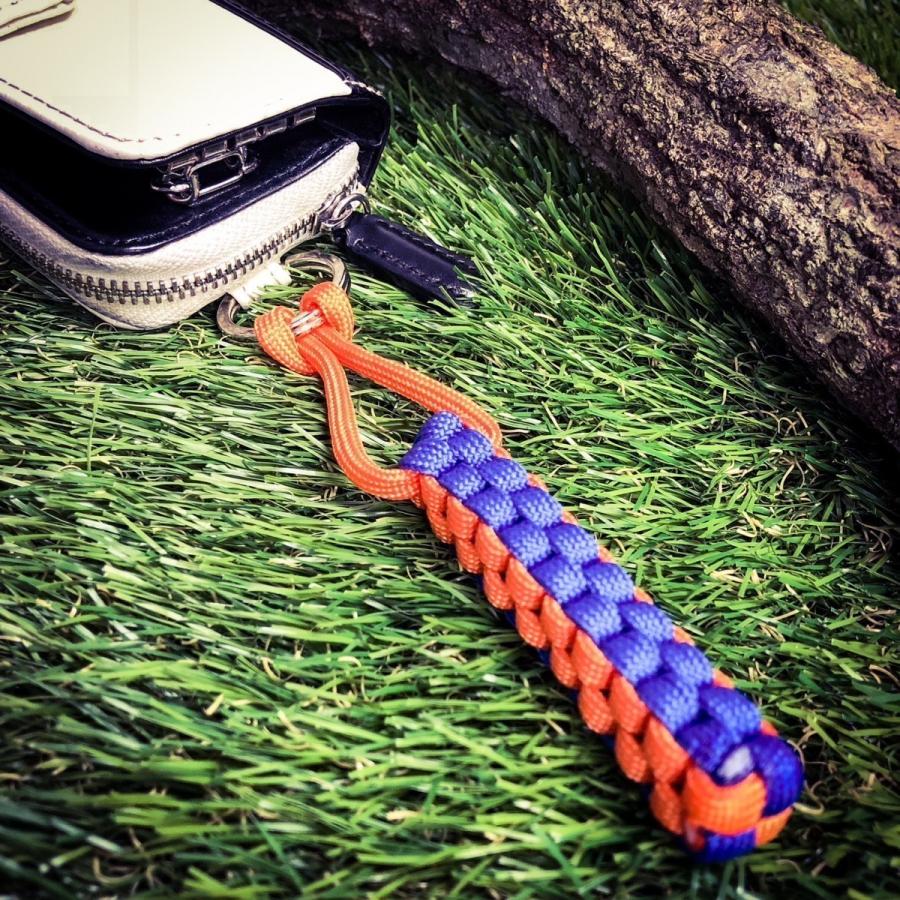 パラコードキーホルダー ブルーツートン 1.5mのパラシュートコード使用