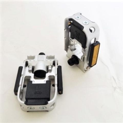 未使用 当時物 VP-956S 自転車用ペダル LR フラット／ベルト通し