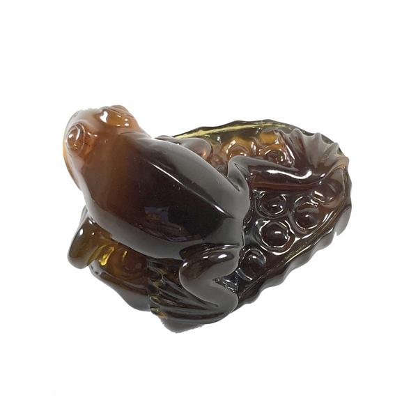ミャンマー産 天然琥珀 バーマイト 彫刻 カエル 縁起物 コレクション